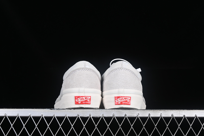 Undefeated Og Old Skool Lx U-Man Blanc De Blanc Grey/White 3