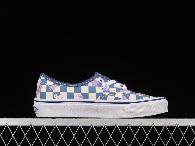 Wallpaper Authentic Shoes Hazy Blue/Beige/White 19