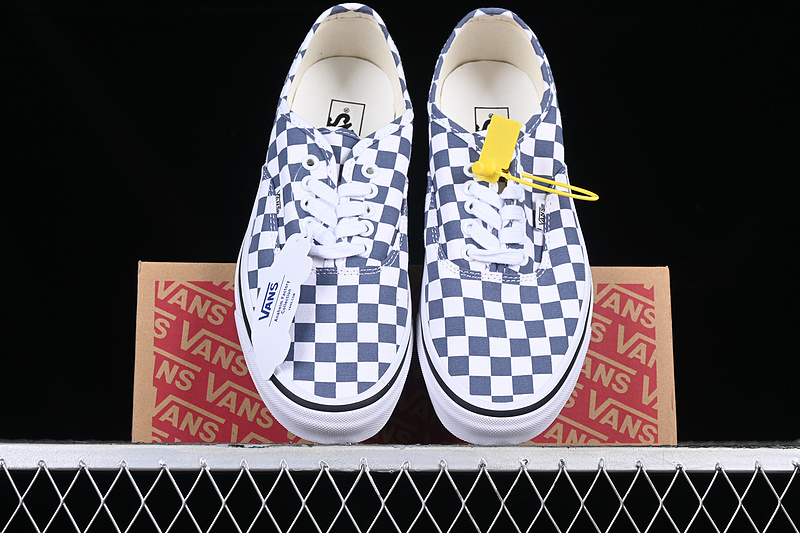 Authentic 44 Dx White/Grey/Blue/Black 9