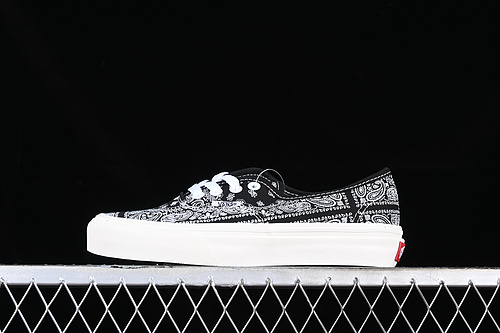 Vans Vault Og Authentic White/Black/Grey 3