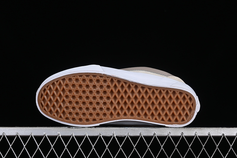 Vans Classics Knu Skool White/Milk Coffee Color 29