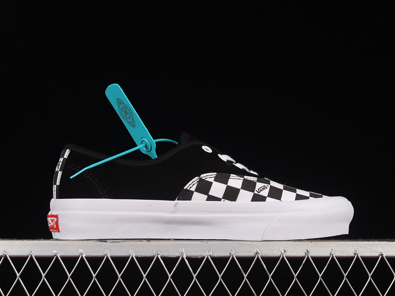 Og Authentic Lx Black Checkerboard Toe Black/White 27