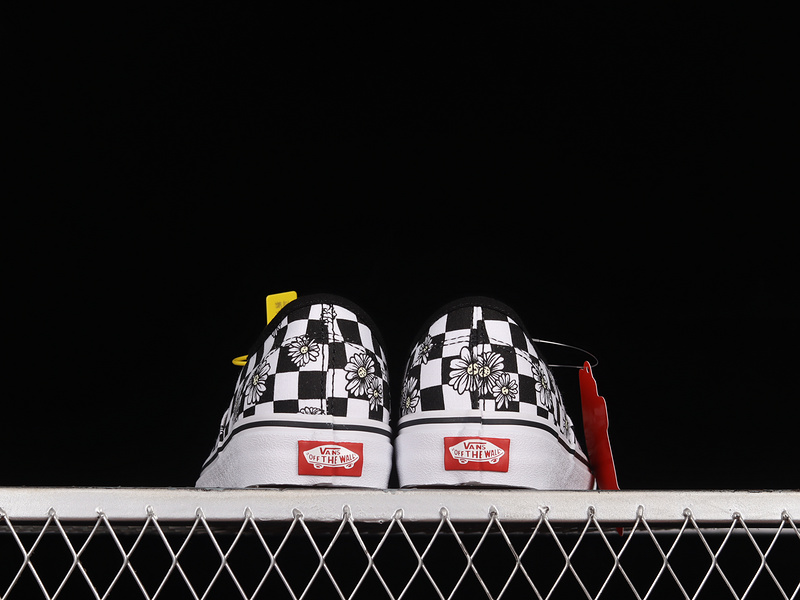 Authentic Checkerboard Black/White/Black 17