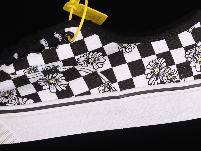 Authentic Checkerboard Black/White/Black 21