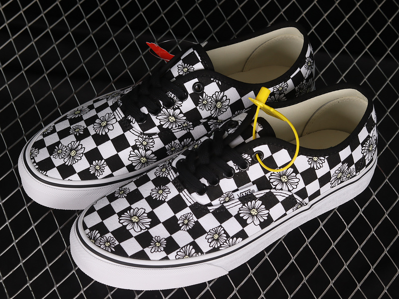 Authentic Checkerboard Black/White/Black 25