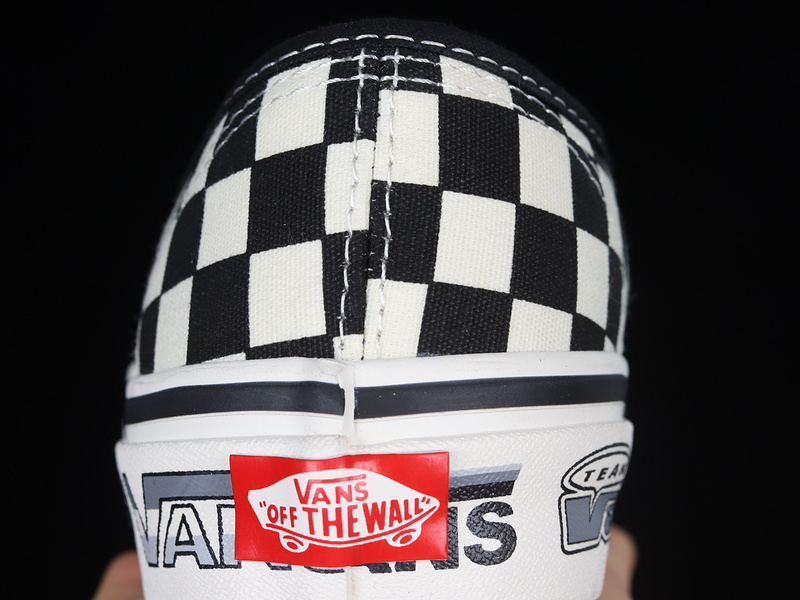 Authentic 44 Dx Checkerboard Black/White/Black 21