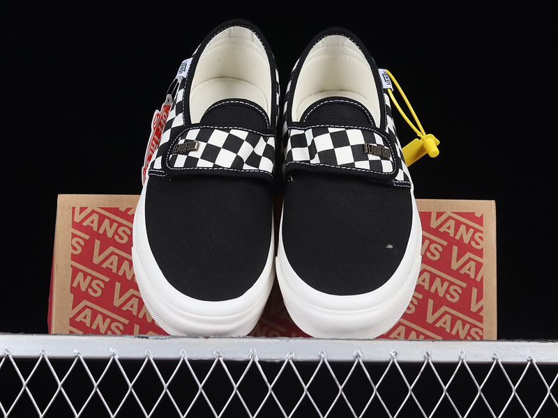 Slip On 47V Dx Black/White/Black 17