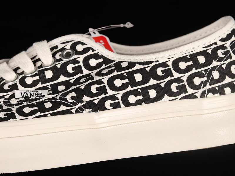 Comme Des Garcons X Authentic Cdg Logo Black/White 7