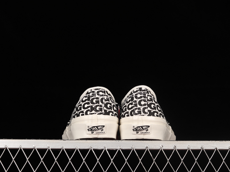 Comme Des Garcons X Authentic Cdg Logo Black/White 15