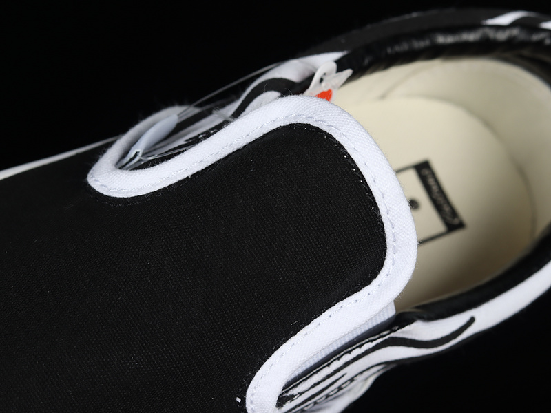 Classics Slip-On Black/Black/White 13