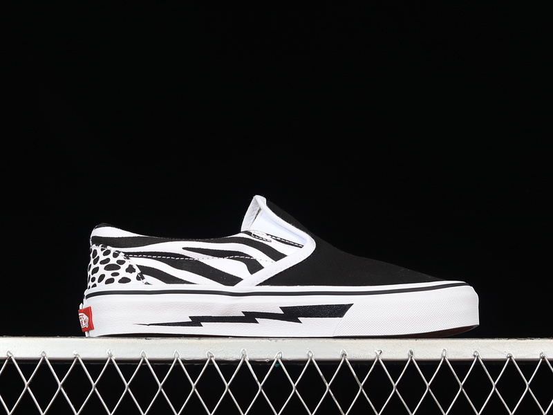 Classics Slip-On Black/Black/White 25