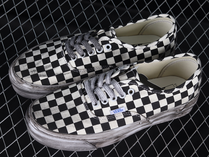 Authentic Lx Stressed Black Checkerboard Black/White 11