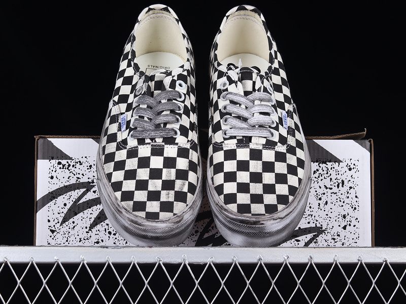 Authentic Lx Stressed Black Checkerboard Black/White 27