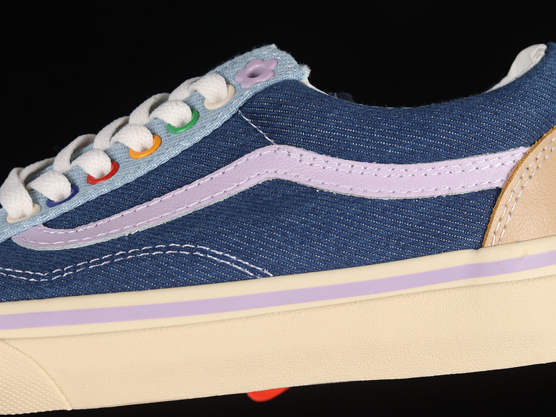 Emma Mulholland On Holiday Old Skool Blue/Purple/Navy Blue-Beige 19