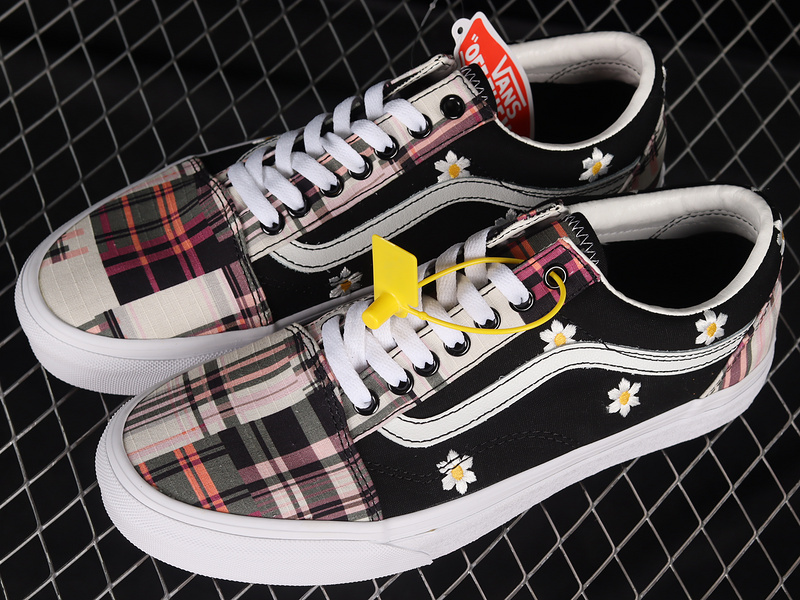 Old Skool Plaid Patchwork Black/White/Red 9