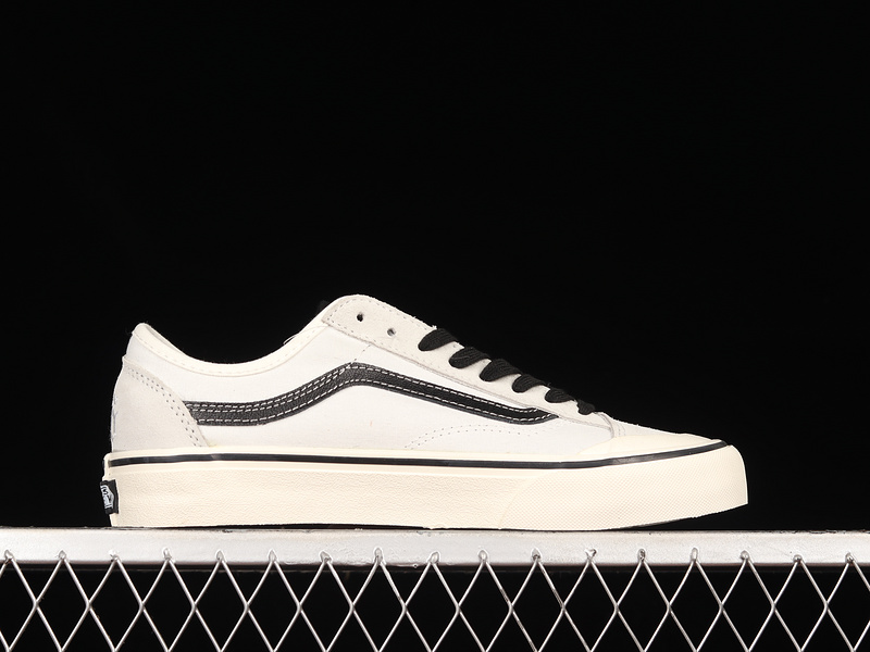 Style 36 Decon Sf White/White/Black 17