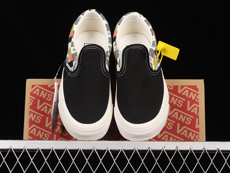 Classic Slip-On 98 Dx Black/Black/White 19