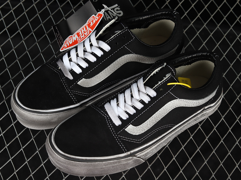 Old Skool Shoes Black/Black/White 17