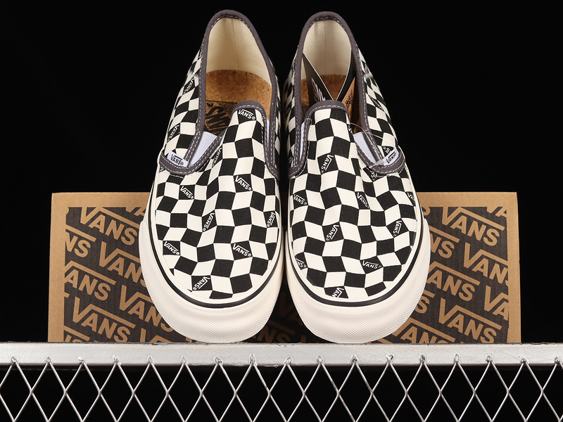 Classic Slip-On Checkerboard Black/White 3