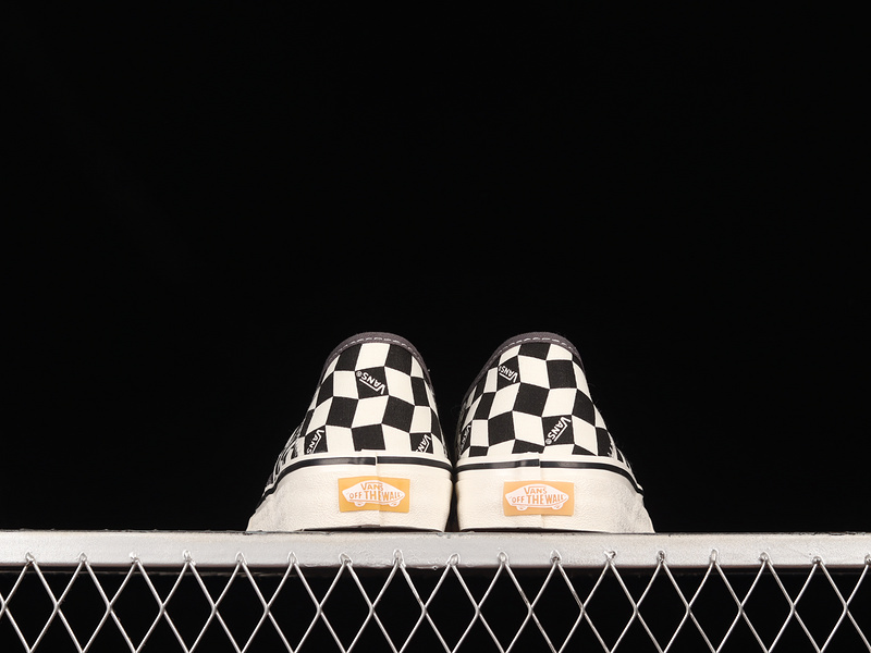 Classic Slip-On Checkerboard Black/White 7