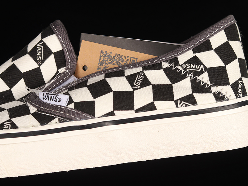 Classic Slip-On Checkerboard Black/White 9