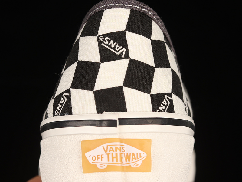 Classic Slip-On Checkerboard Black/White 17