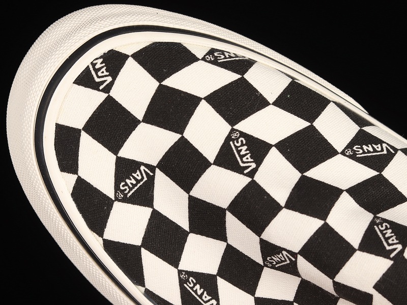 Classic Slip-On Checkerboard Black/White 27