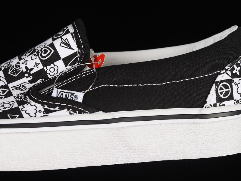 Classics Slip-On Checkerboard Black/Off White 3