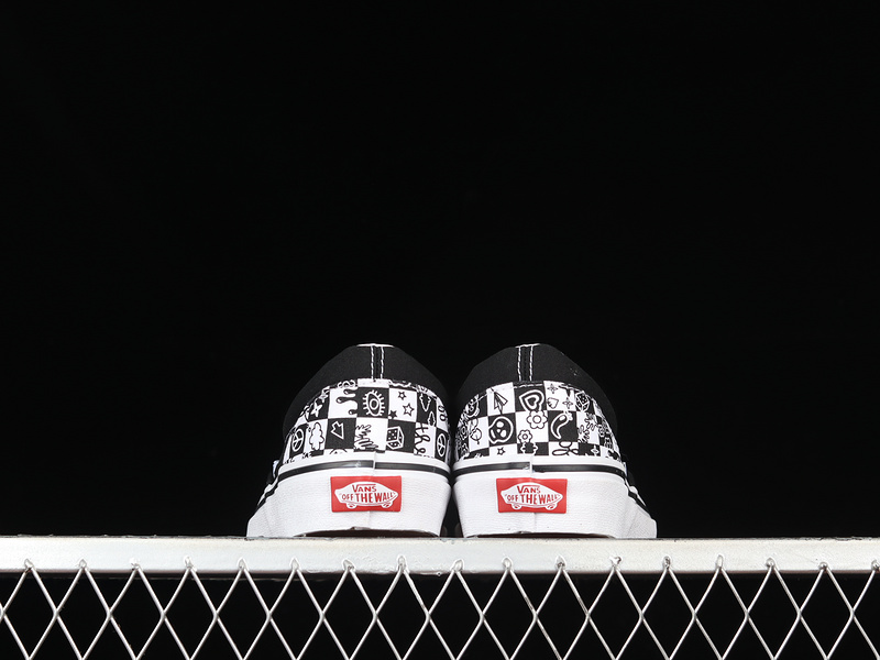 Classics Slip-On Checkerboard Black/Off White 7