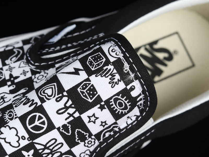 Classics Slip-On Checkerboard Black/Off White 15