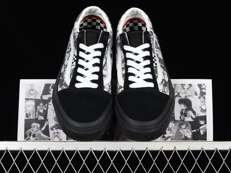 Sailor Moon Skate Old Skool Black/Black/White 17