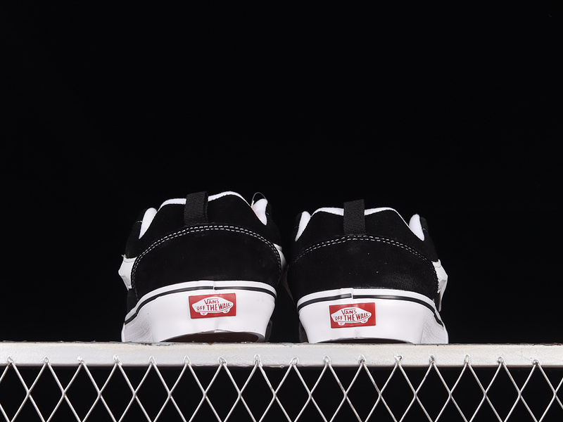 Knu Skool Shoes Black/True White/Black 23