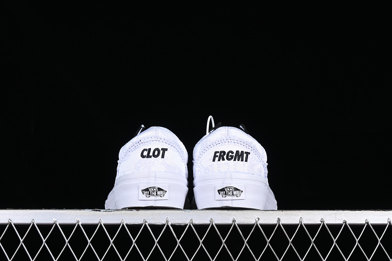 Clot Fragment Design White/Black 13