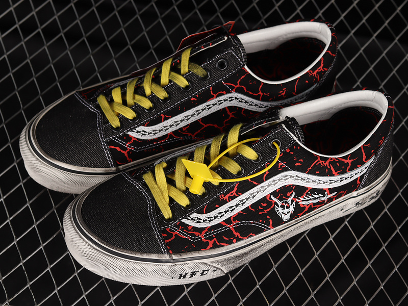 Stranger Things X Style 36 Black/Red/Yellow 17