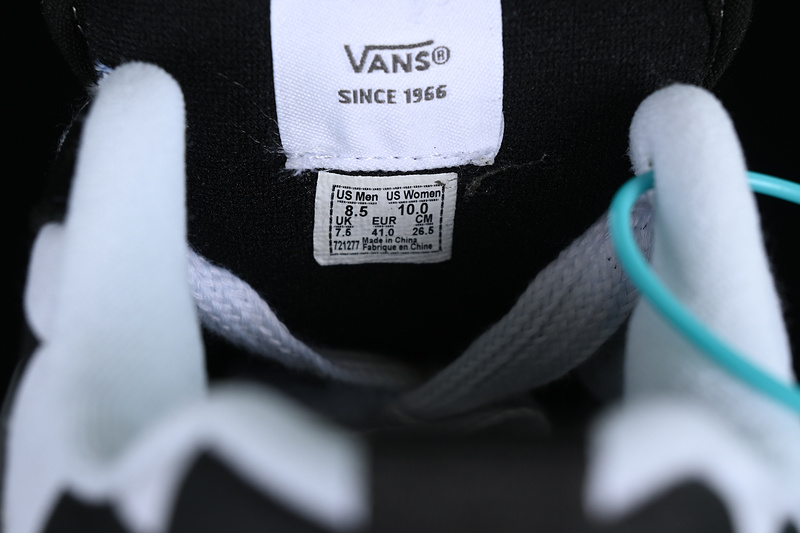 Vans Classics Knu Skool 2023 White/Grey/Black 17