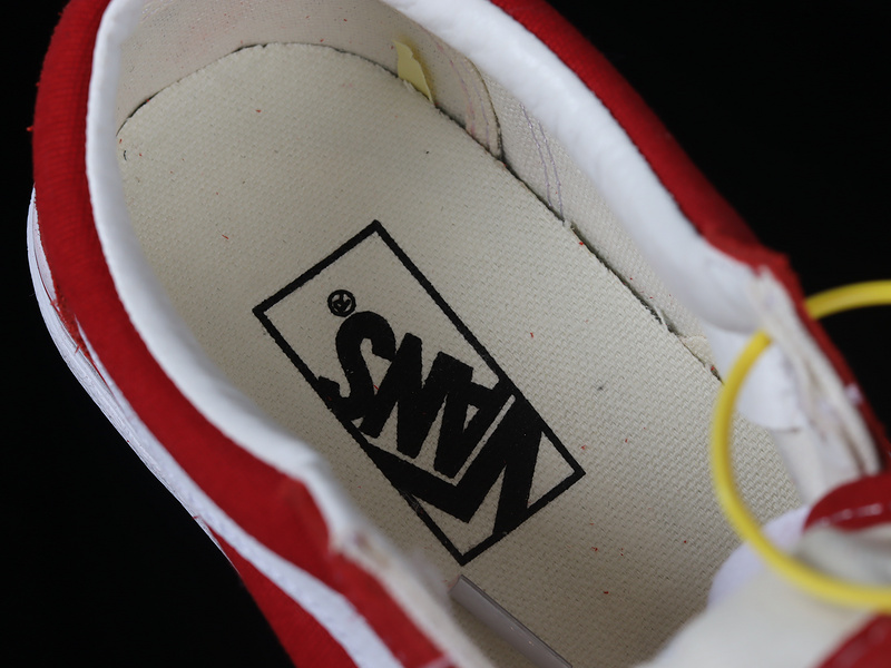 Old Skool Red/White 9