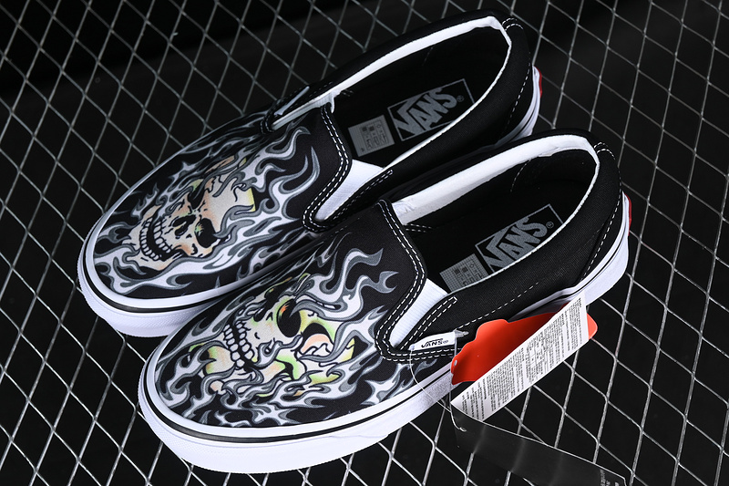 Vans Classic Slip-On Flame Skull White/Black 9