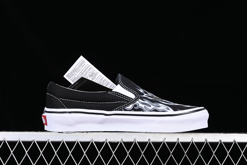 Vans Classic Slip-On Flame Skull White/Black 25