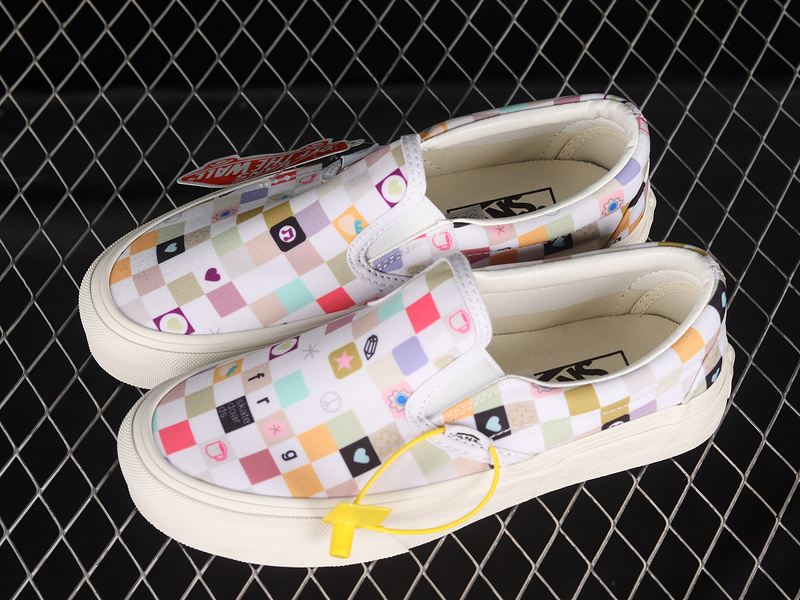 Frog Skate X Slip-On Ltd White/Beige/Multi-Color 25