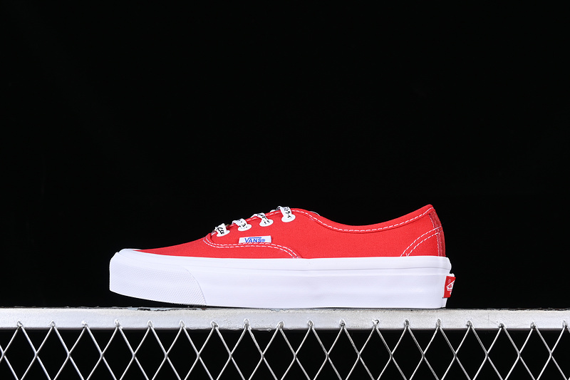 Vault Og Low Top Casual Sneakers Red/White 23