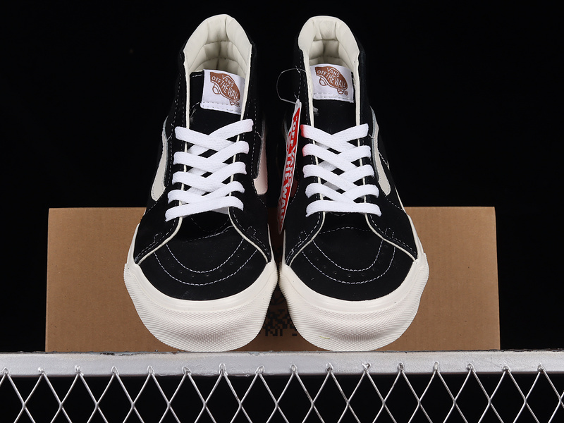 Sk8-Hi Vr3 Shoes Black/Black/Beige 23