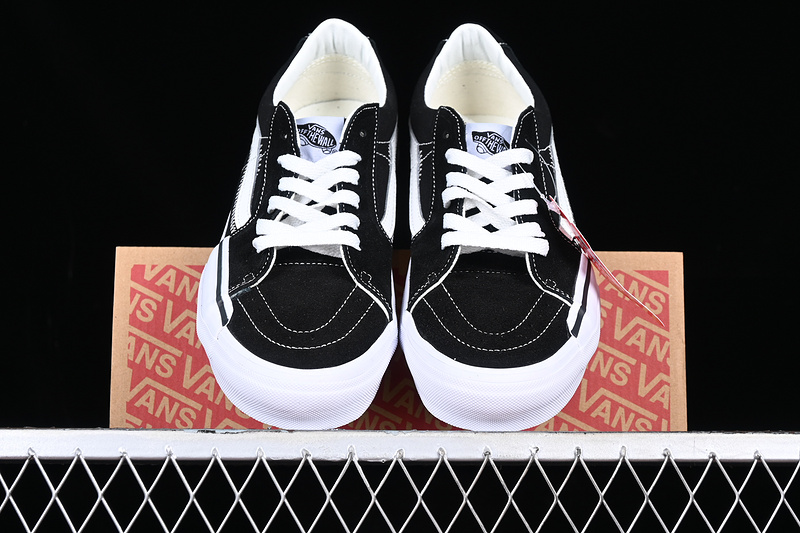 Sk8 Low Low Top Casual Sneakers White/Black 11