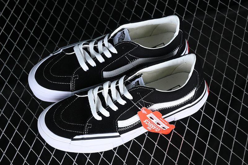 Sk8 Low Low Top Casual Sneakers White/Black 19