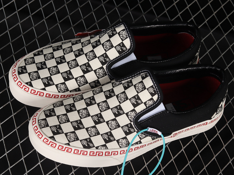 Classic Slip On Year Of The Rabbit Black/Black/Beige-Red 7