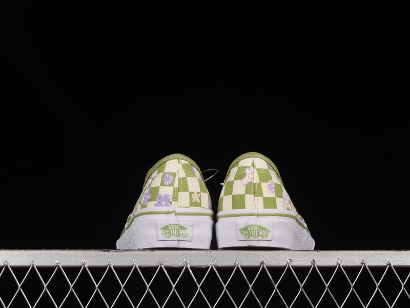 Wallpaper Authentic Shoes Fresh Green/White 5