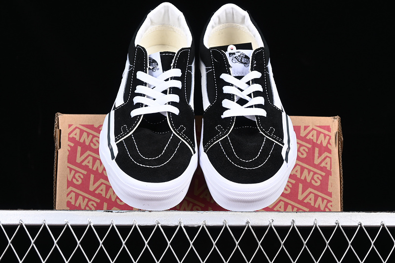 Sk8 Low White/Black 23