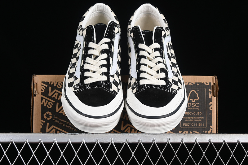 Vans Old Skool Reissue 136 Black/White 19