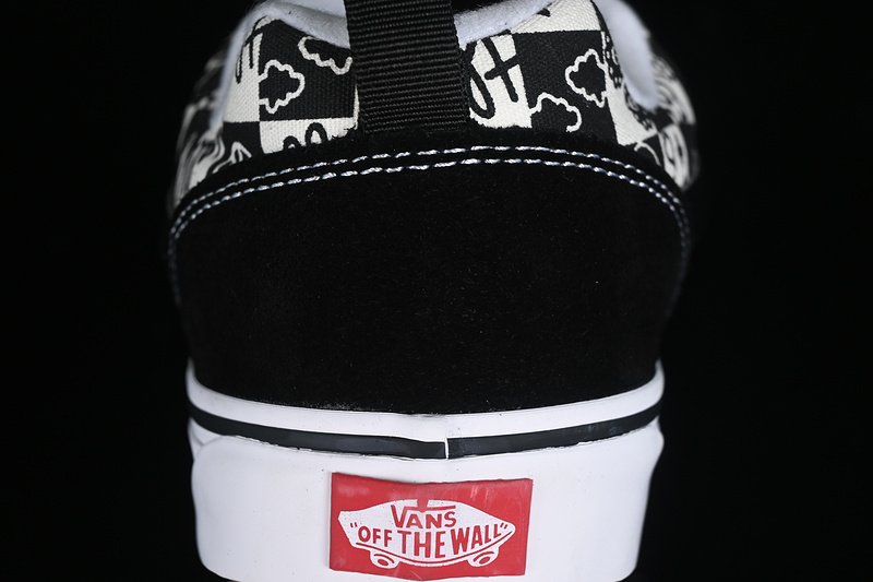 Vans Classics Knu Skool Black/White 27