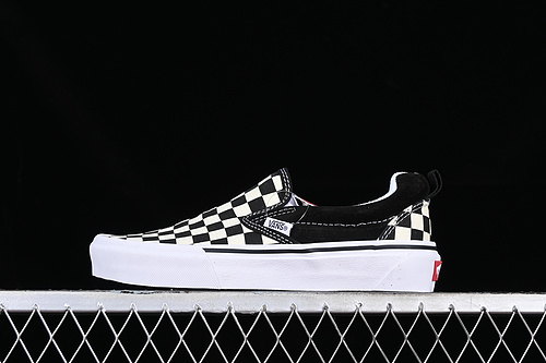 Vans Knu Slip-On White/Black 19