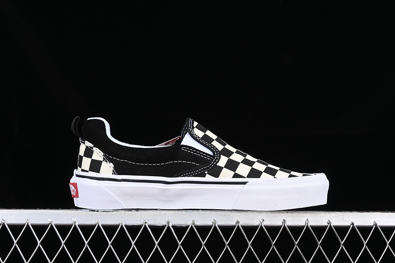 Vans Knu Slip-On White/Black 23